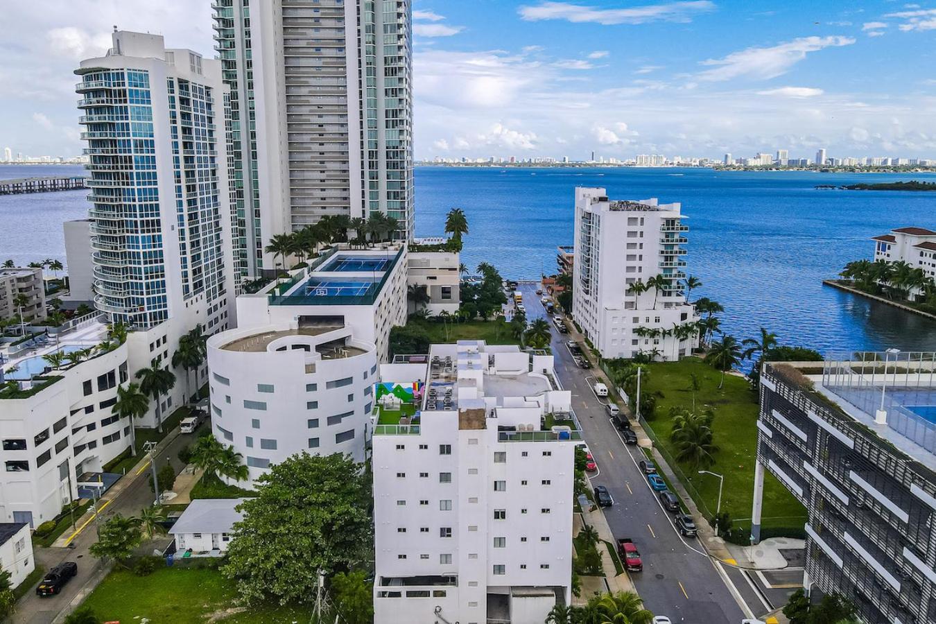 Subtle 2 Bed In Edgewater Downtown With Free Parking Διαμέρισμα Μαϊάμι Εξωτερικό φωτογραφία