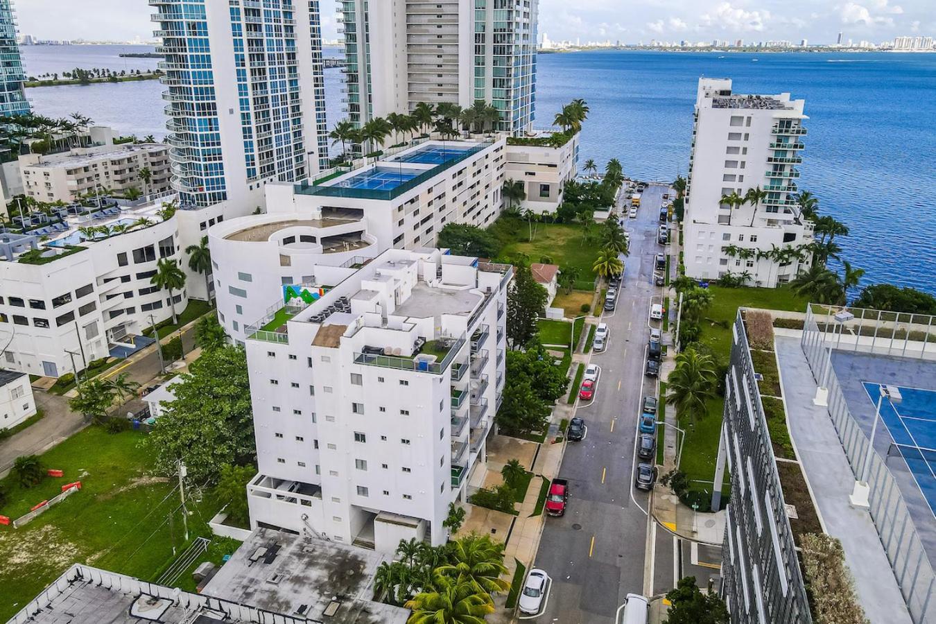 Subtle 2 Bed In Edgewater Downtown With Free Parking Διαμέρισμα Μαϊάμι Εξωτερικό φωτογραφία