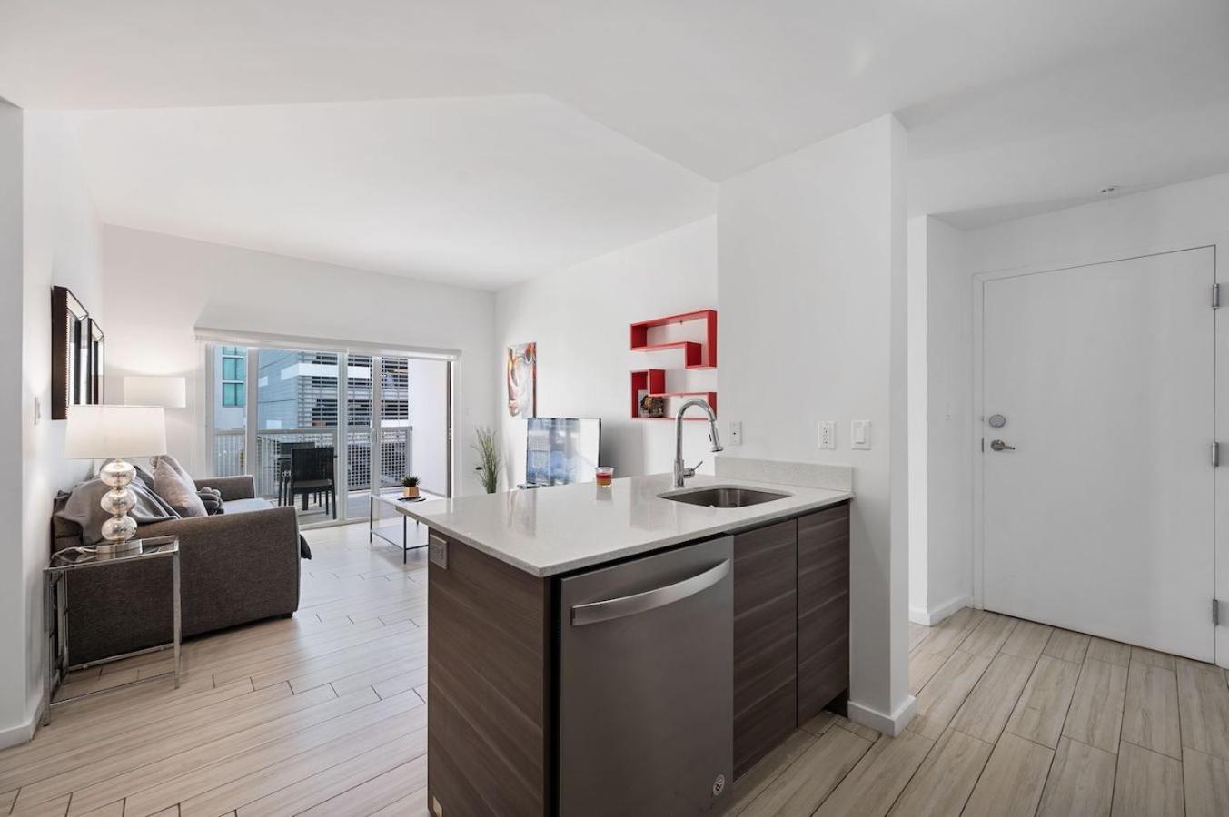 Subtle 2 Bed In Edgewater Downtown With Free Parking Διαμέρισμα Μαϊάμι Εξωτερικό φωτογραφία